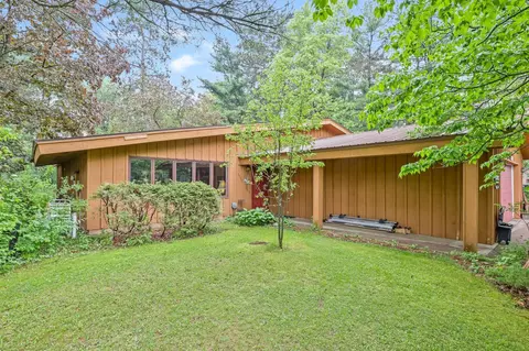 2720 Parkway Ct, Wisconsin Rapids, WI 54494