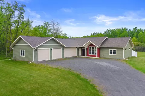 7947 Victoria Ct, Hewitt, WI 54441