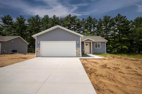 5469 Forest Creek Rd, Stevens Point, WI 54482