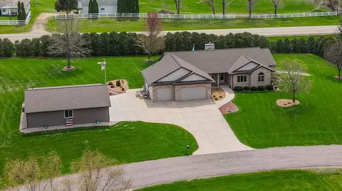 7319 Springhelt Dr, Dane, WI 53529