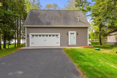 3155 W Lake Helen Dr, Rosholt, WI 54473