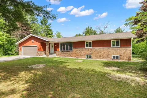 1940 Easlan Dr, Plover, WI 54467