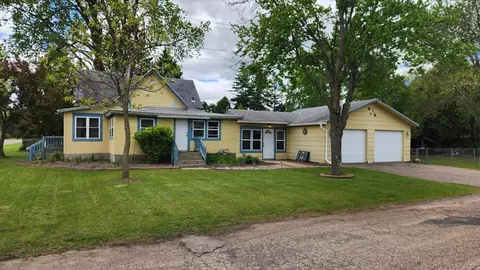 201 Grand St, Friendship, WI 53934