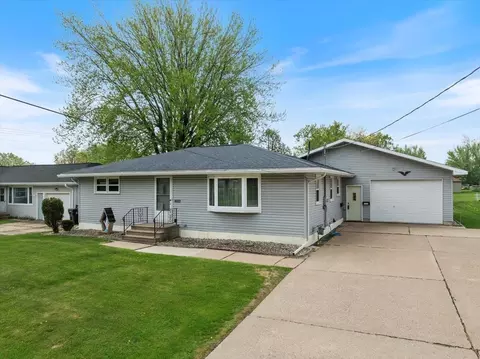 1324 E 8th St, Marshfield, WI 54449