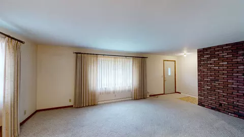 Living - 1324 E 8th St, Marshfield, WI 54449 photo 4 of 5