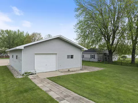 Exterior - 1324 E 8th St, Marshfield, WI 54449 photo 3 of 7