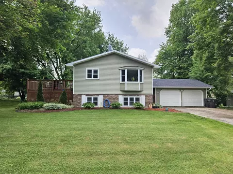 1120 W Blodgett St, Marshfield, WI 54449