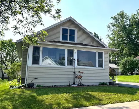 211 N Cedar Ave, Marshfield, WI 54449