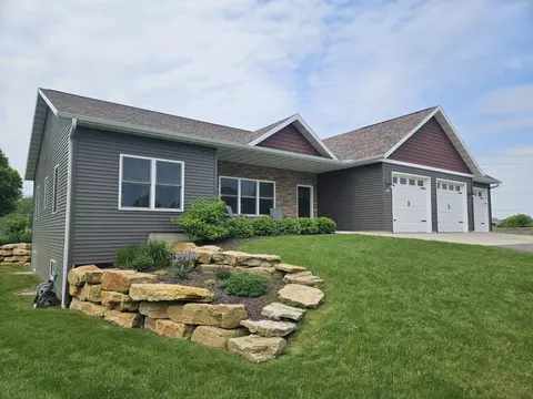 1230 W Jefferson St, Marshfield, WI 54449