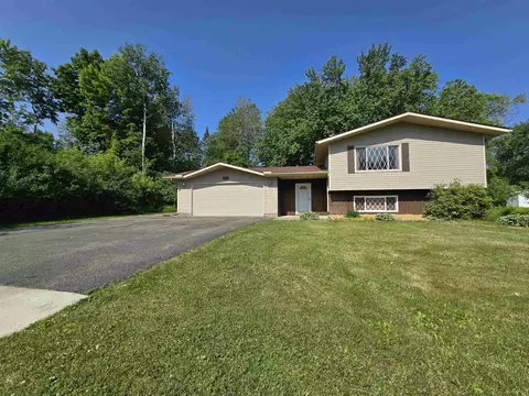 6202 Rodney St, Weston, WI 54476