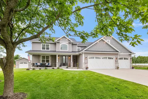 650 W Silverleaf Ct, Plover, WI 54467