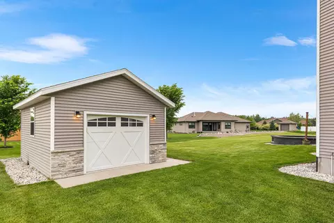 Exterior - 650 W Silverleaf Ct, Plover, WI 54467 photo 7 of 9