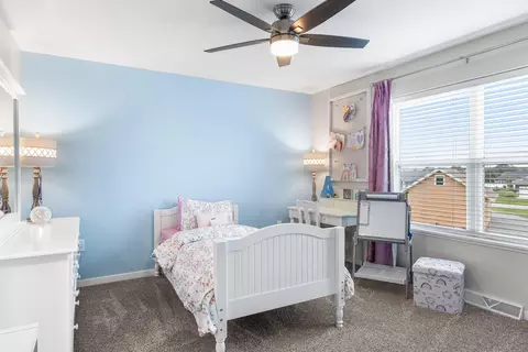 Bedroom - 650 W Silverleaf Ct, Plover, WI 54467 photo 3 of 6