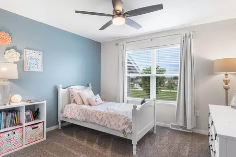 Bedroom - 650 W Silverleaf Ct, Plover, WI 54467 photo 5 of 6