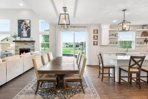 Dining - 650 W Silverleaf Ct, Plover, WI 54467 photo 3 of 3
