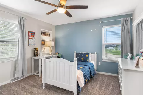 Bedroom - 650 W Silverleaf Ct, Plover, WI 54467 photo 4 of 6