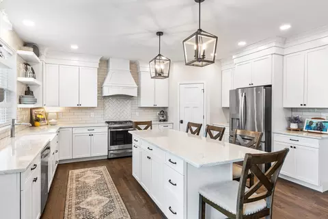 Kitchen - 650 W Silverleaf Ct, Plover, WI 54467 photo 2 of 5