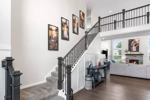 Entry Way - 650 W Silverleaf Ct, Plover, WI 54467 photo 4 of 6