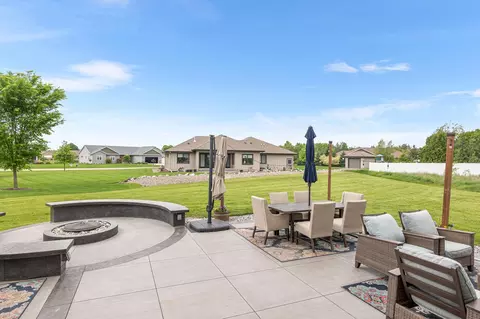 Exterior - 650 W Silverleaf Ct, Plover, WI 54467 photo 4 of 9
