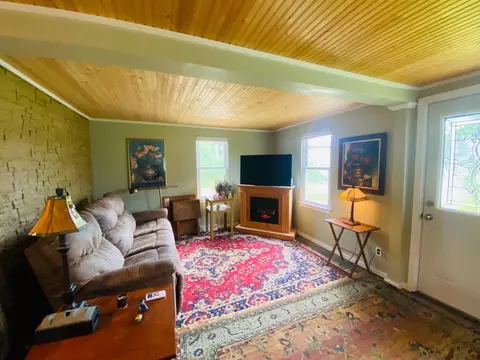 Living - 140 Jackson St, Iola, WI 54945 photo 2 of 4