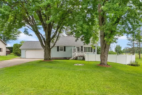 11165 Main St, Hewitt, WI 54441