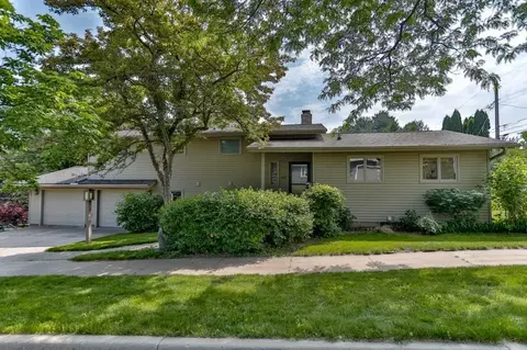 329 N 12th Ave, Wausau, WI 54401