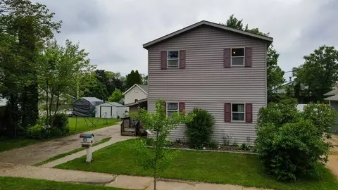 2108 Oak St, Stevens Point, WI 54481