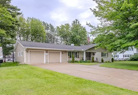 701 Tee Lane Dr, Merrill, WI 54452