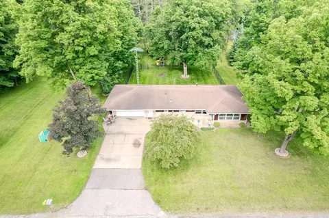 317 Winnebago Ave, Hatley, WI 54440