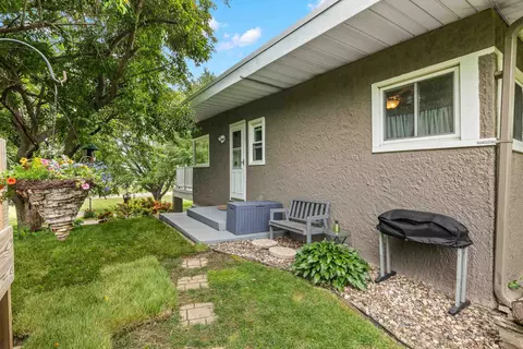 Exterior - 1242 Edgewood Dr, Appleton, WI 54913 photo 9 of 12