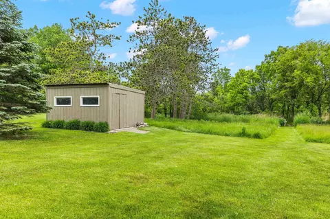 Exterior - 1242 Edgewood Dr, Appleton, WI 54913 photo 10 of 12