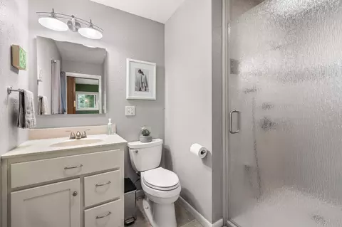 Bath - 1242 Edgewood Dr, Appleton, WI 54913 photo 1 of 3