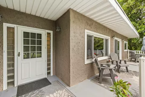 Exterior - 1242 Edgewood Dr, Appleton, WI 54913 photo 4 of 12