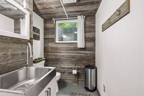 Bath - 1242 Edgewood Dr, Appleton, WI 54913 photo 3 of 3