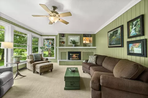 Living - 1242 Edgewood Dr, Appleton, WI 54913 photo 2 of 4