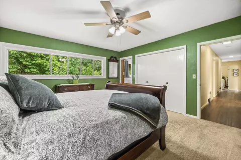 Bedroom - 1242 Edgewood Dr, Appleton, WI 54913 photo 2 of 7