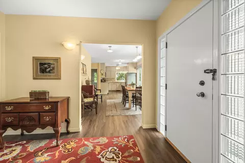 Entry Way - 1242 Edgewood Dr, Appleton, WI 54913 photo 2 of 8