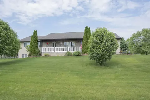708 Owl Ln, Stevens Point, WI 54482