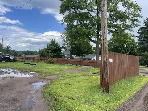 Exterior - 427 N 5th St, Tomahawk, WI 54487 photo 11 of 12