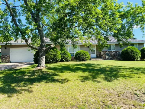 7508 5th St, Stevens Point, WI 54482