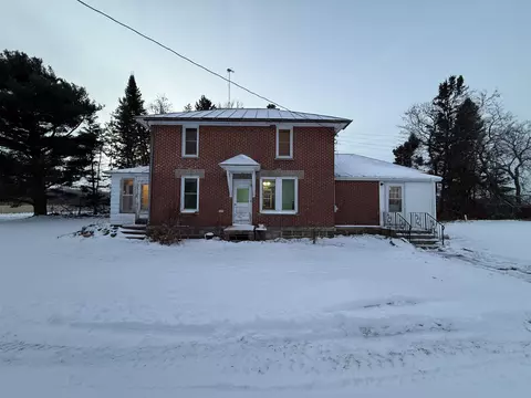 Exterior - e1384 Wolf River Road, Iola, WI 54945 photo 4 of 19