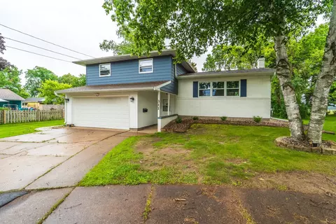 311 Oakwood Cir, Wausau, WI 54403