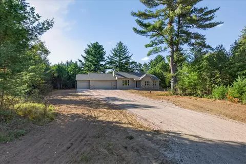 8894 Voit Ln, Nekoosa, WI 54457