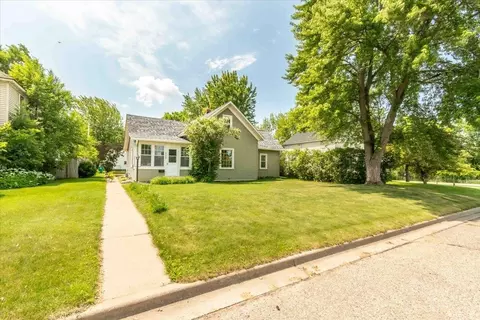 117 6th St, Nekoosa, WI 54457