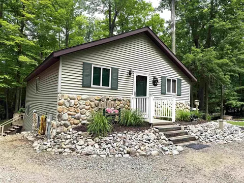 163 Vista Ln, Nashville, WI 54520