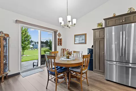 Dining - 4120 Hanover St, Plover, WI 54467 photo 1 of 1
