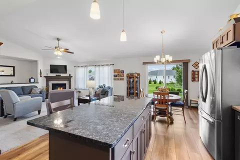 Kitchen - 4120 Hanover St, Plover, WI 54467 photo 5 of 6