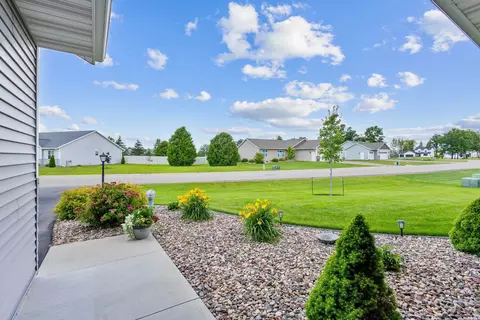 Exterior - 4120 Hanover St, Plover, WI 54467 photo 4 of 13