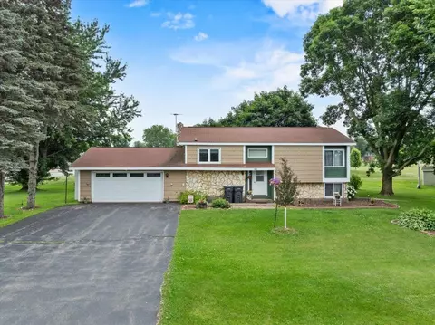 102 S 6th St, Colby, WI 54421