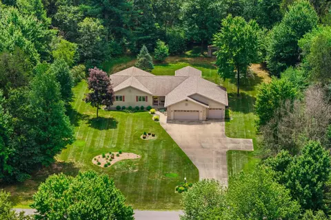 1096 Lexus Ln, Wisconsin Rapids, WI 54494